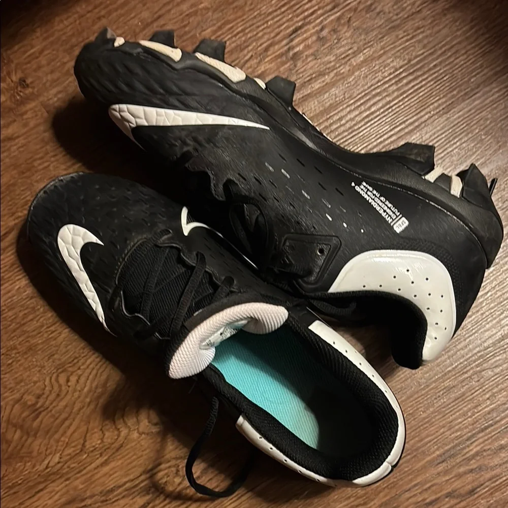 Nike Black and White Athletic Cleats - Picture 3 of 3